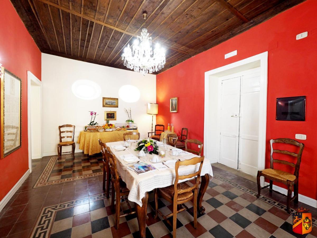 Palazzo Toraldo Di Francia Bed & Breakfast โตรเปอา ภายนอก รูปภาพ