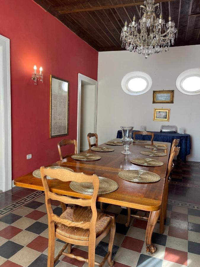 Palazzo Toraldo Di Francia Bed & Breakfast โตรเปอา ภายนอก รูปภาพ