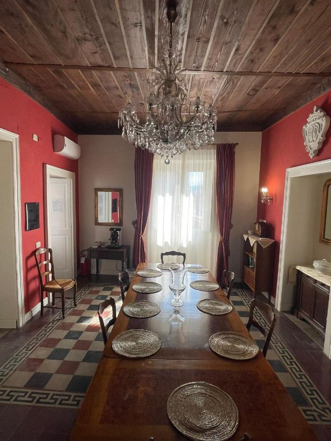 Palazzo Toraldo Di Francia Bed & Breakfast โตรเปอา ภายนอก รูปภาพ