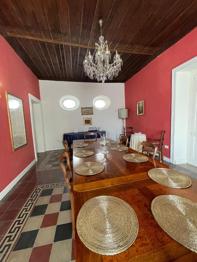 Palazzo Toraldo Di Francia Bed & Breakfast โตรเปอา ภายนอก รูปภาพ