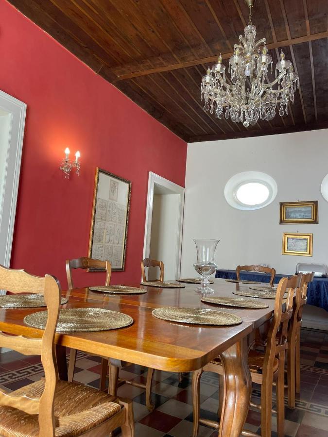 Palazzo Toraldo Di Francia Bed & Breakfast โตรเปอา ภายนอก รูปภาพ